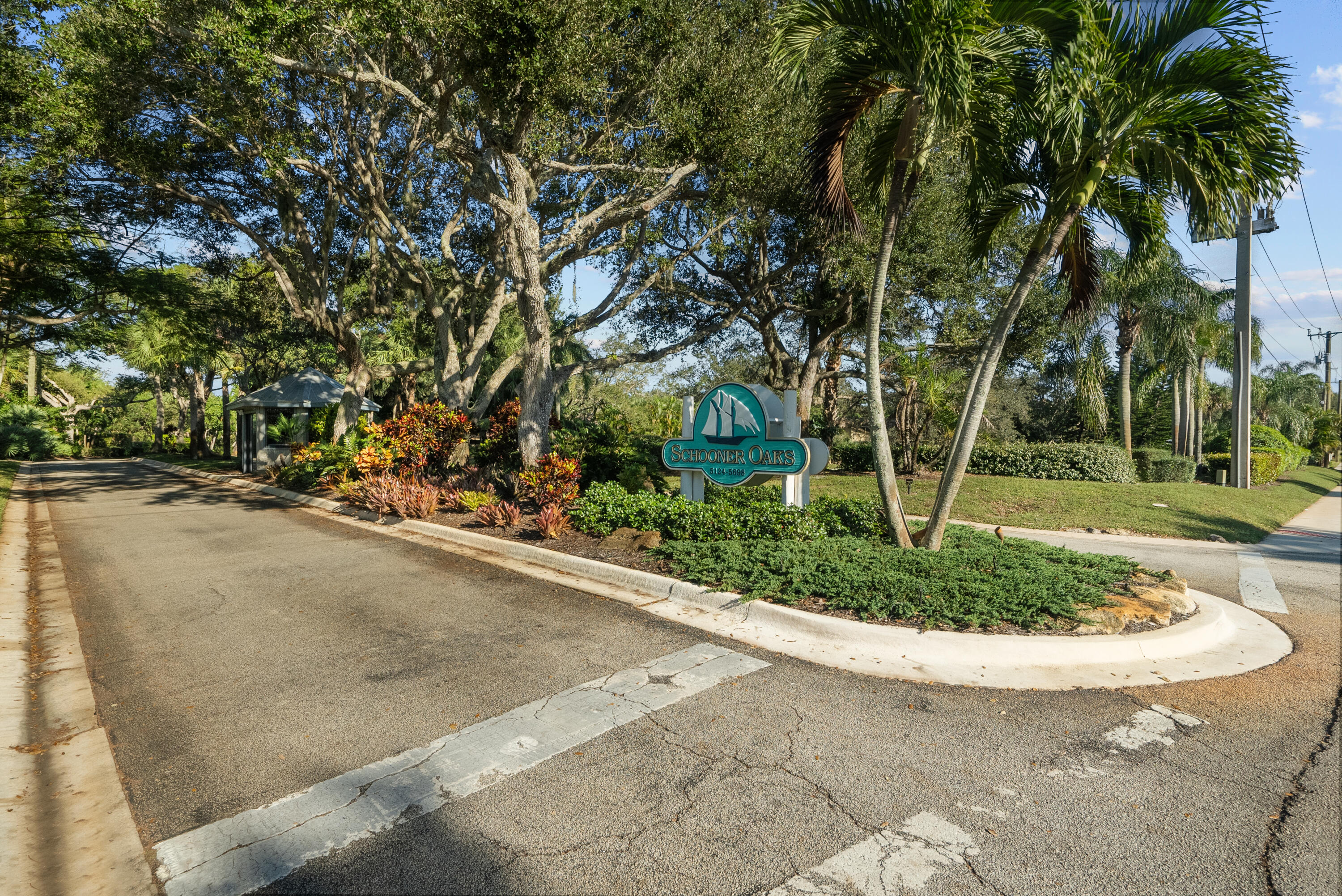 5200 SE Schooner Oaks Way