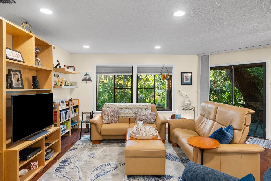 5200 SE Schooner Oaks Way