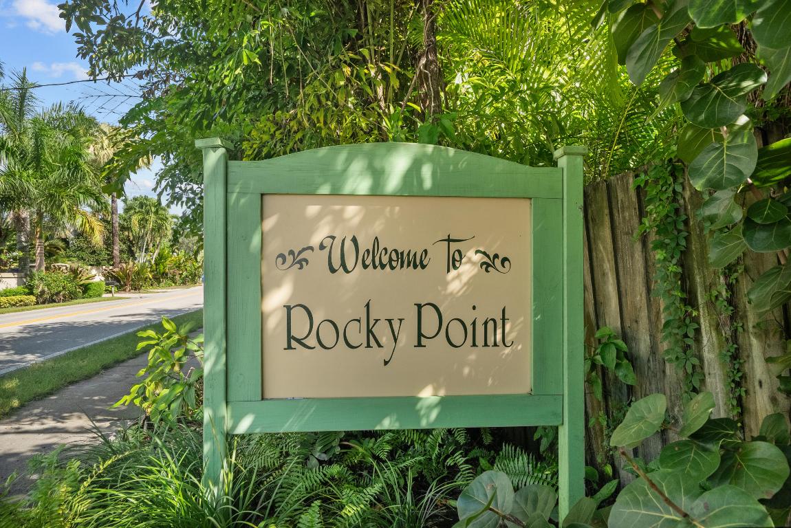 5200 SE Schooner Oaks Way