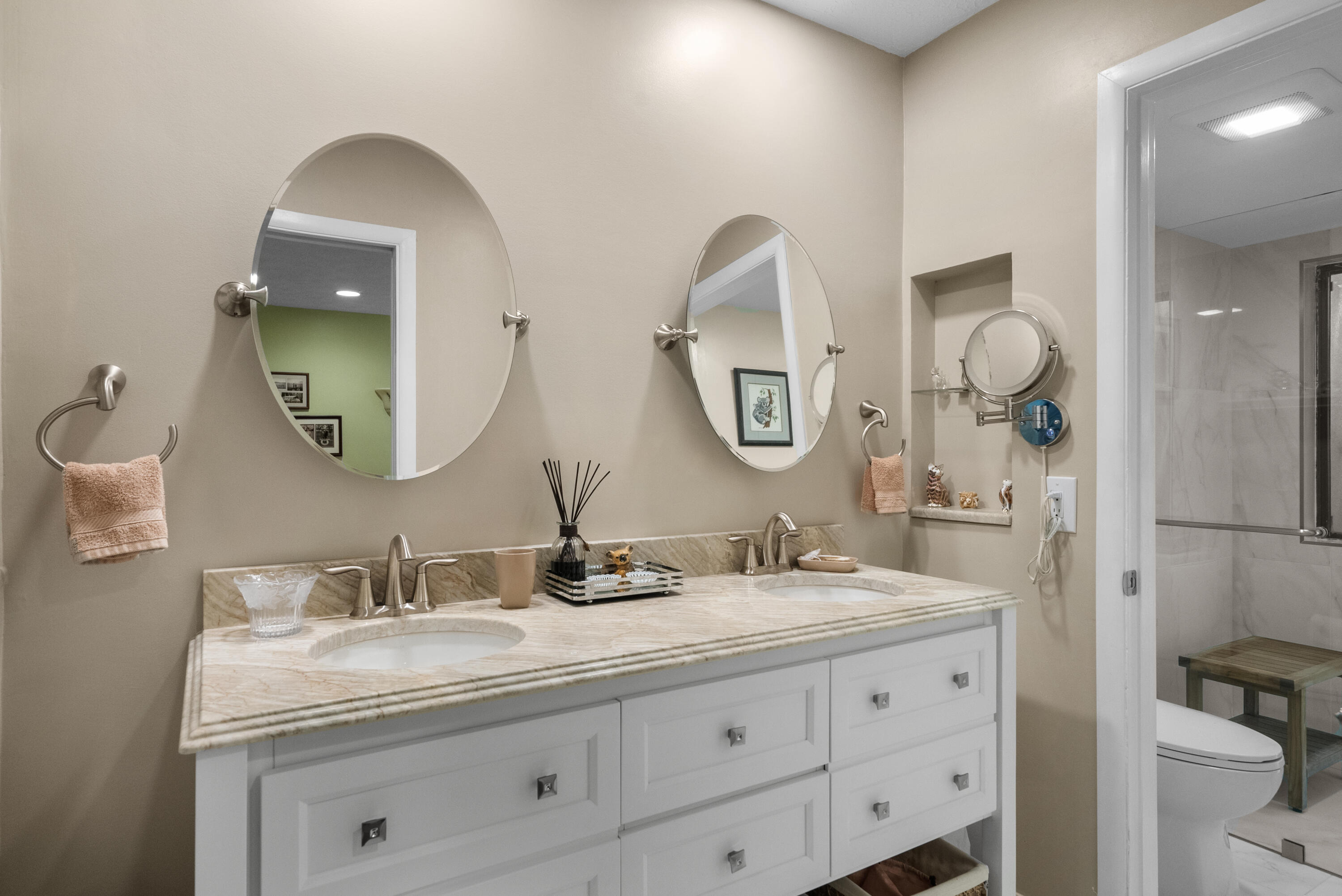 5200 SE Schooner Oaks Way