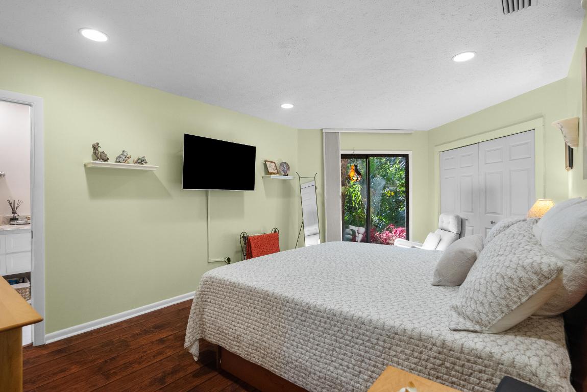 5200 SE Schooner Oaks Way