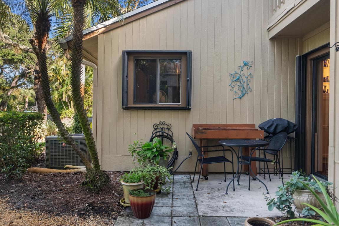 5200 SE Schooner Oaks Way