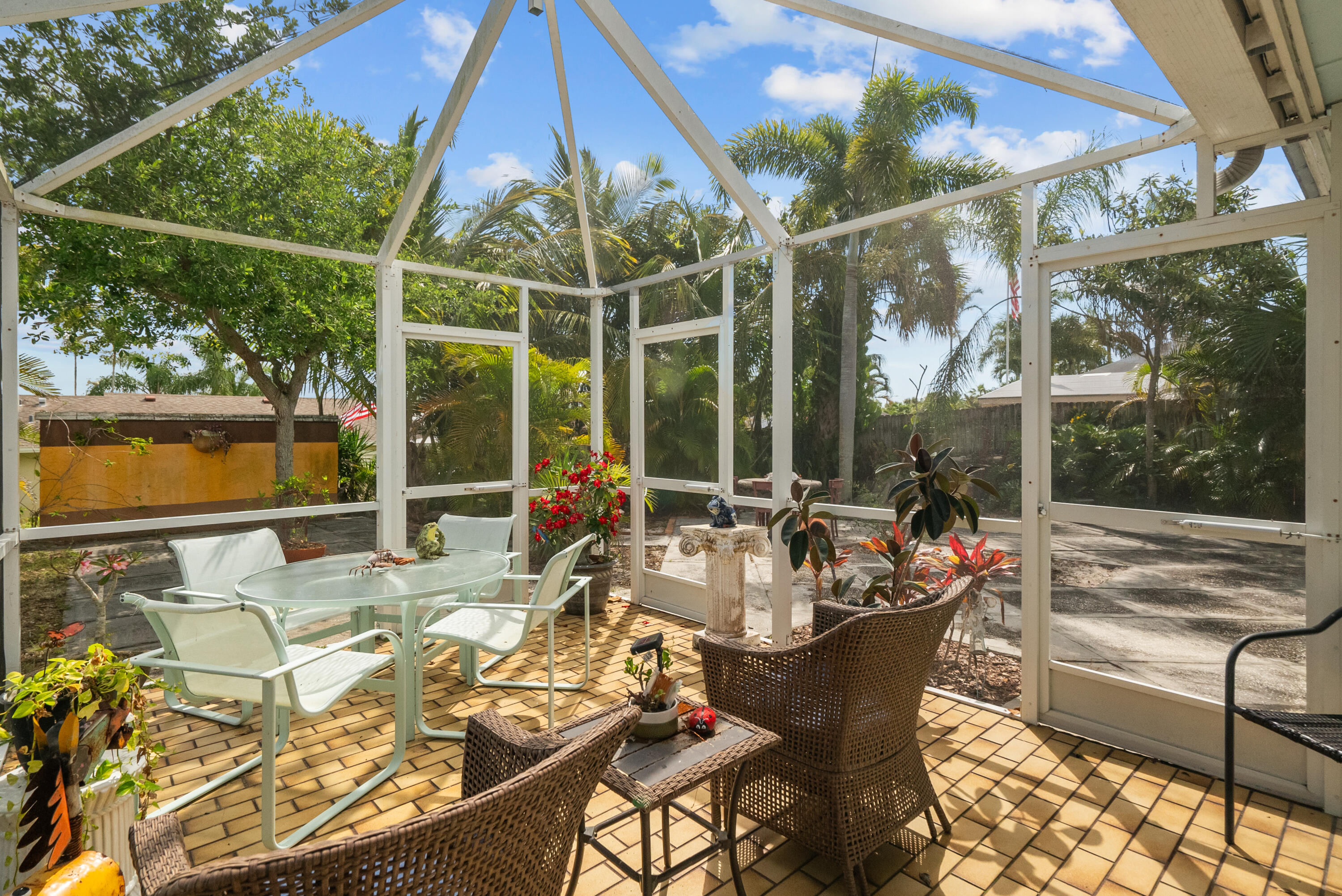 8711 SE Eagle Avenue