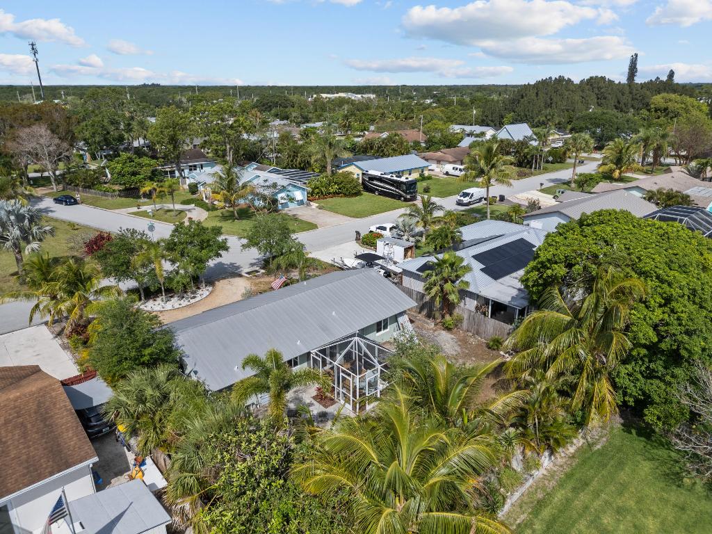 8711 SE Eagle Avenue