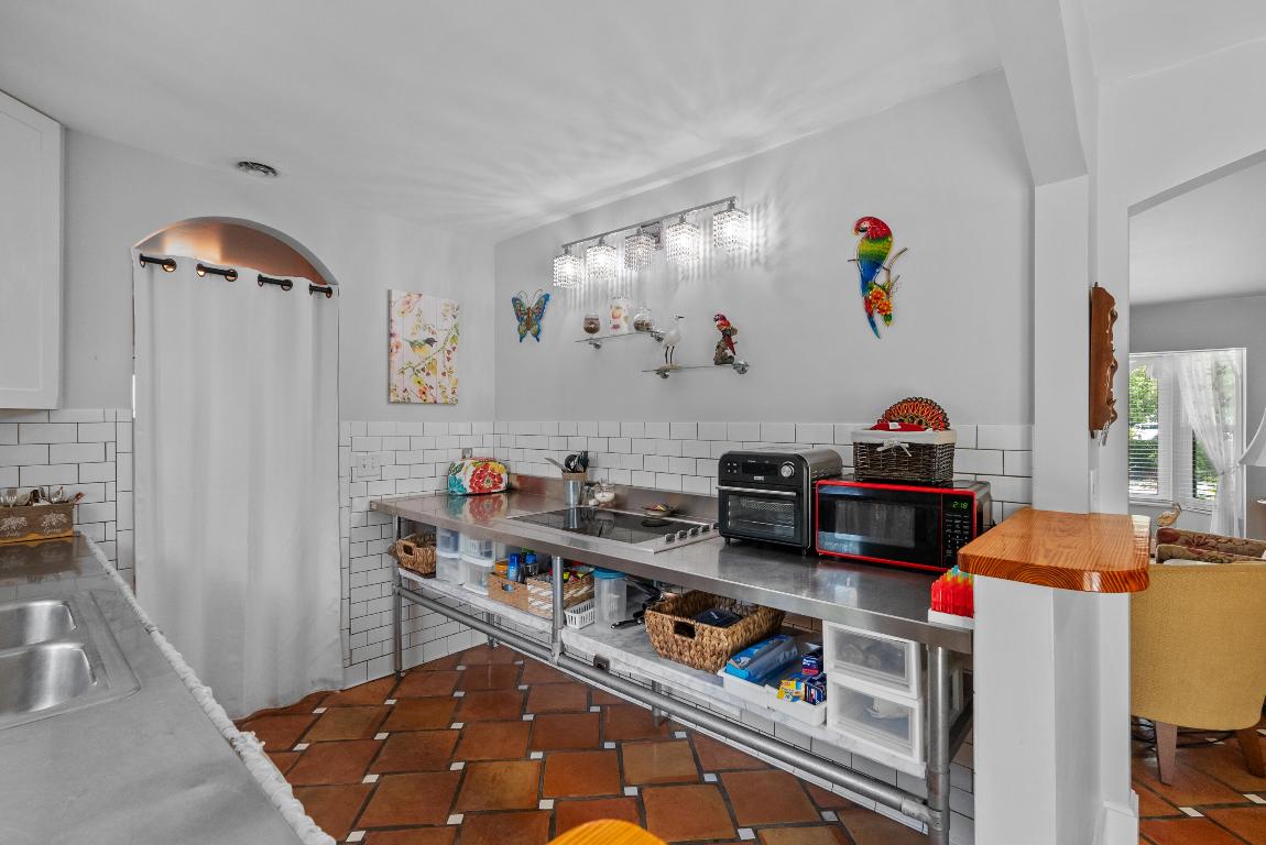 8711 SE Eagle Avenue