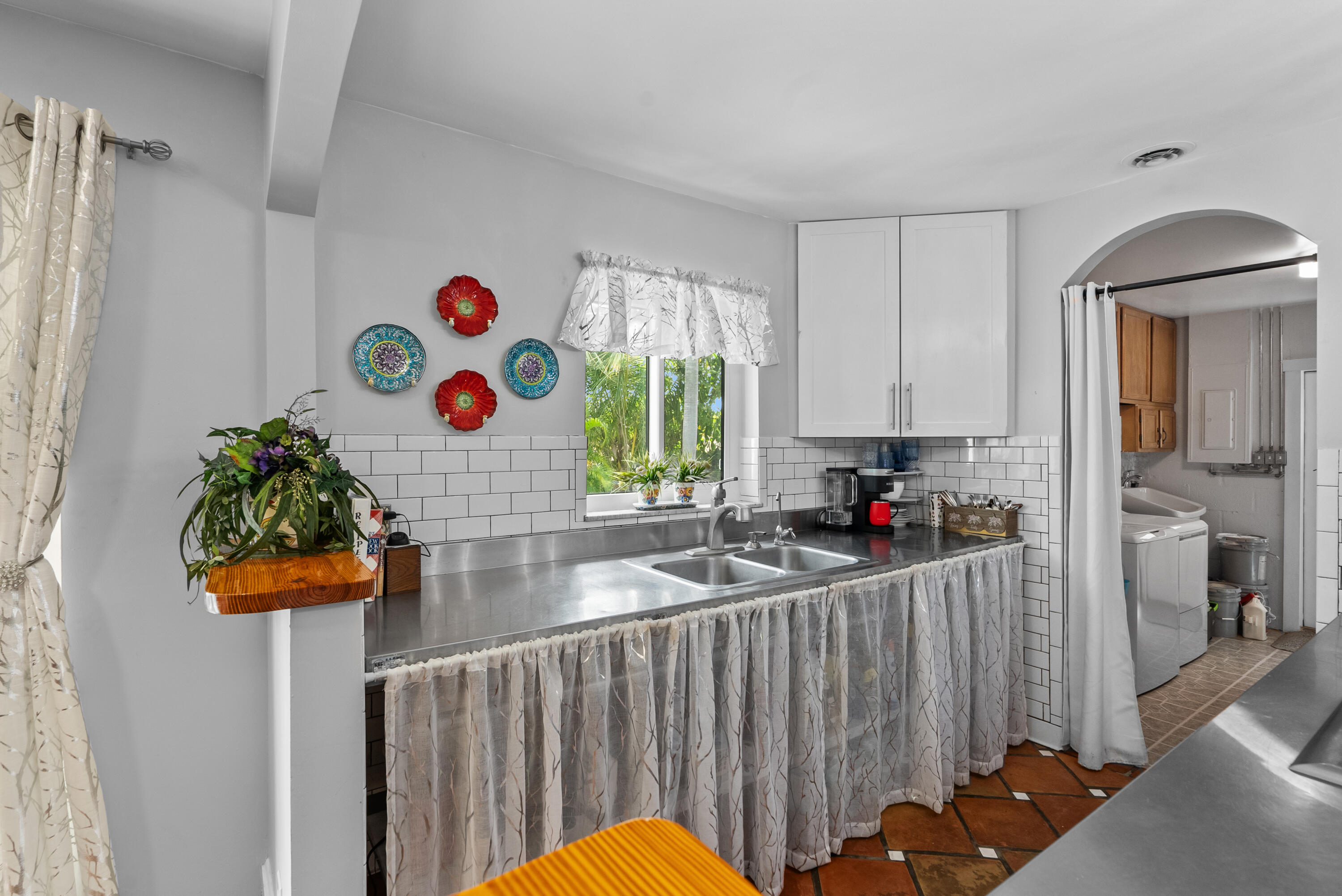 8711 SE Eagle Avenue