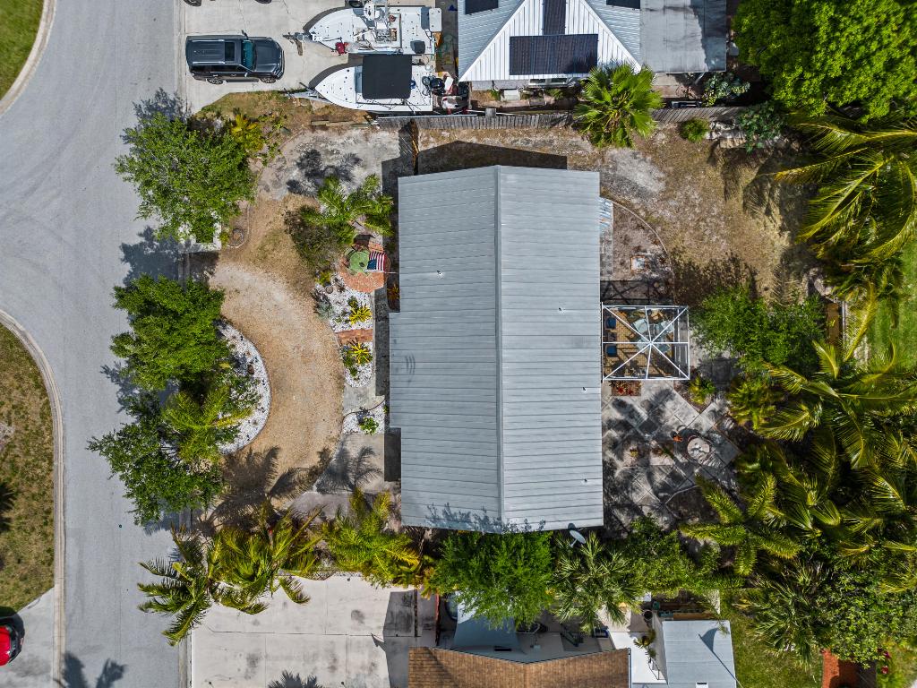 8711 SE Eagle Avenue