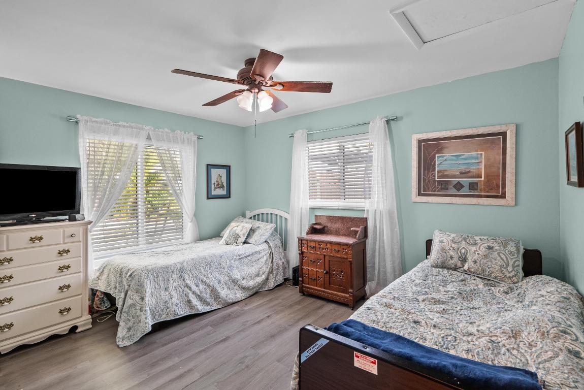 8711 SE Eagle Avenue