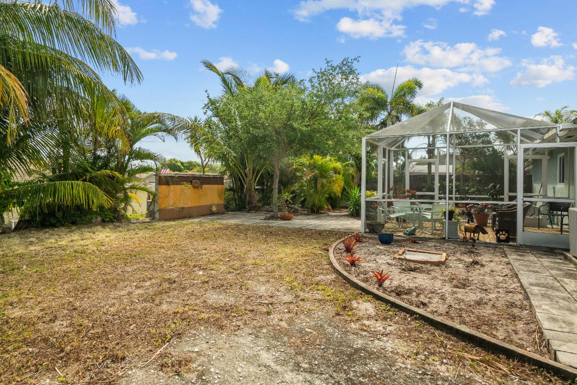 8711 SE Eagle Avenue