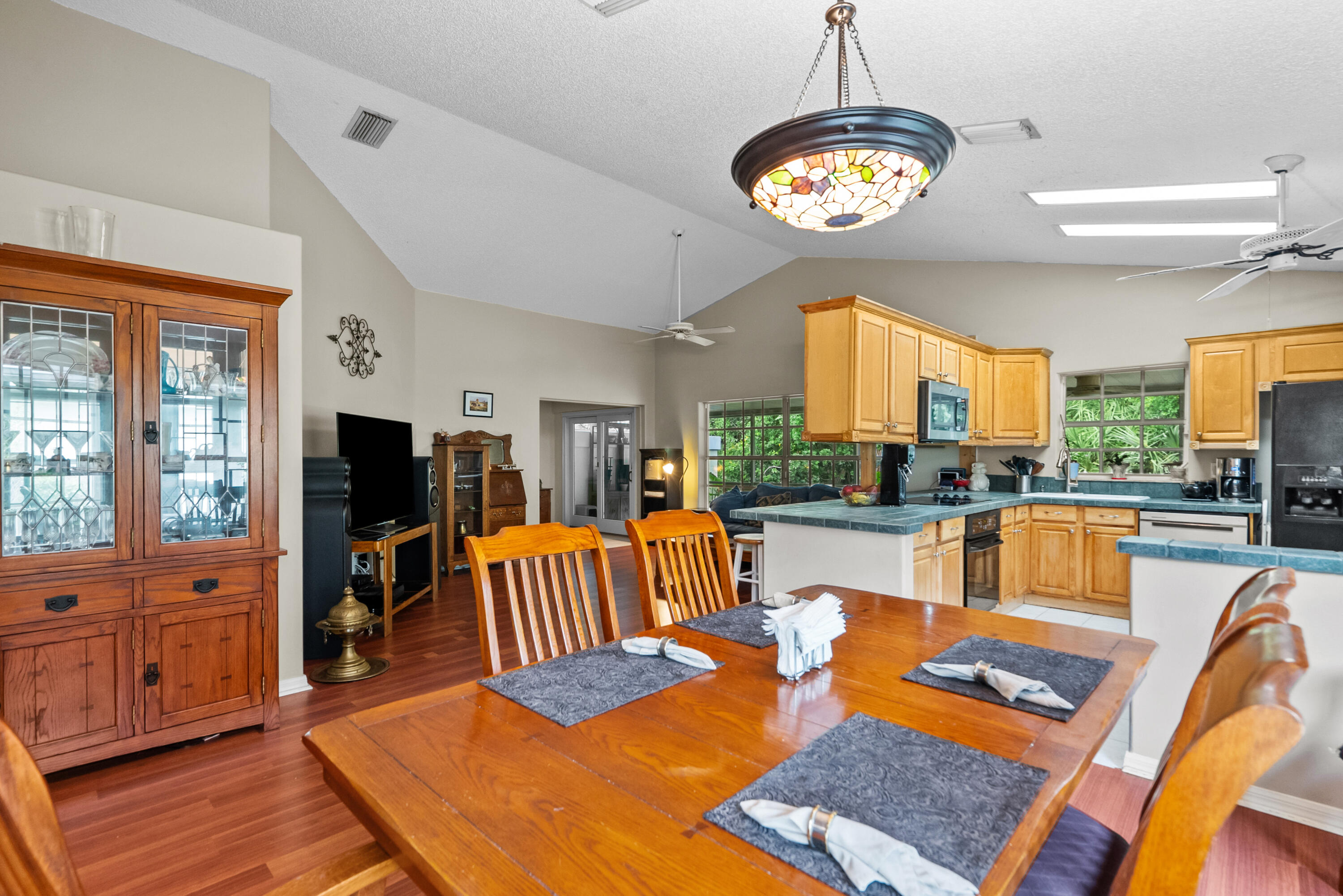 2089 SW Olympic Club Terrace