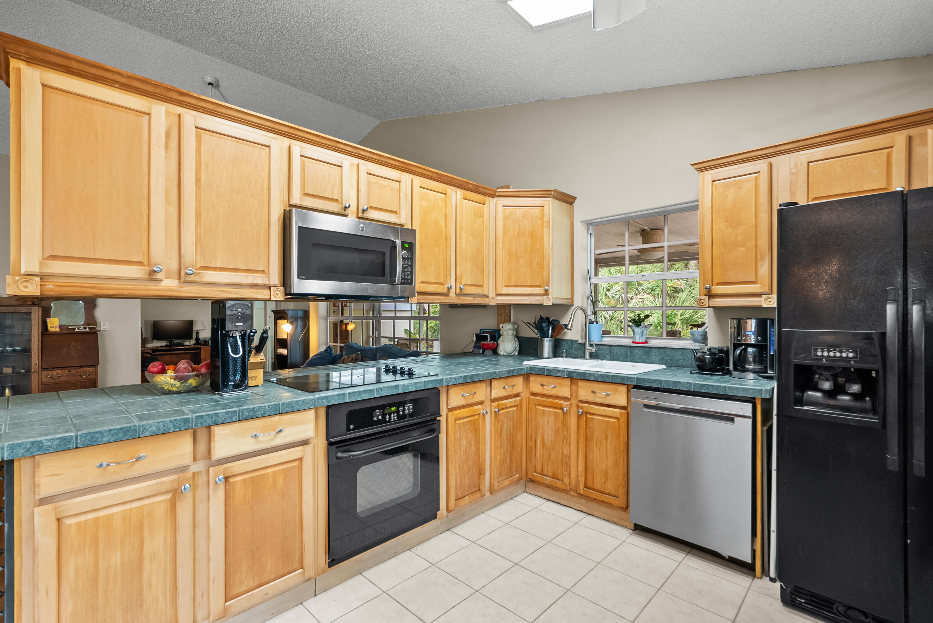 2089 SW Olympic Club Terrace