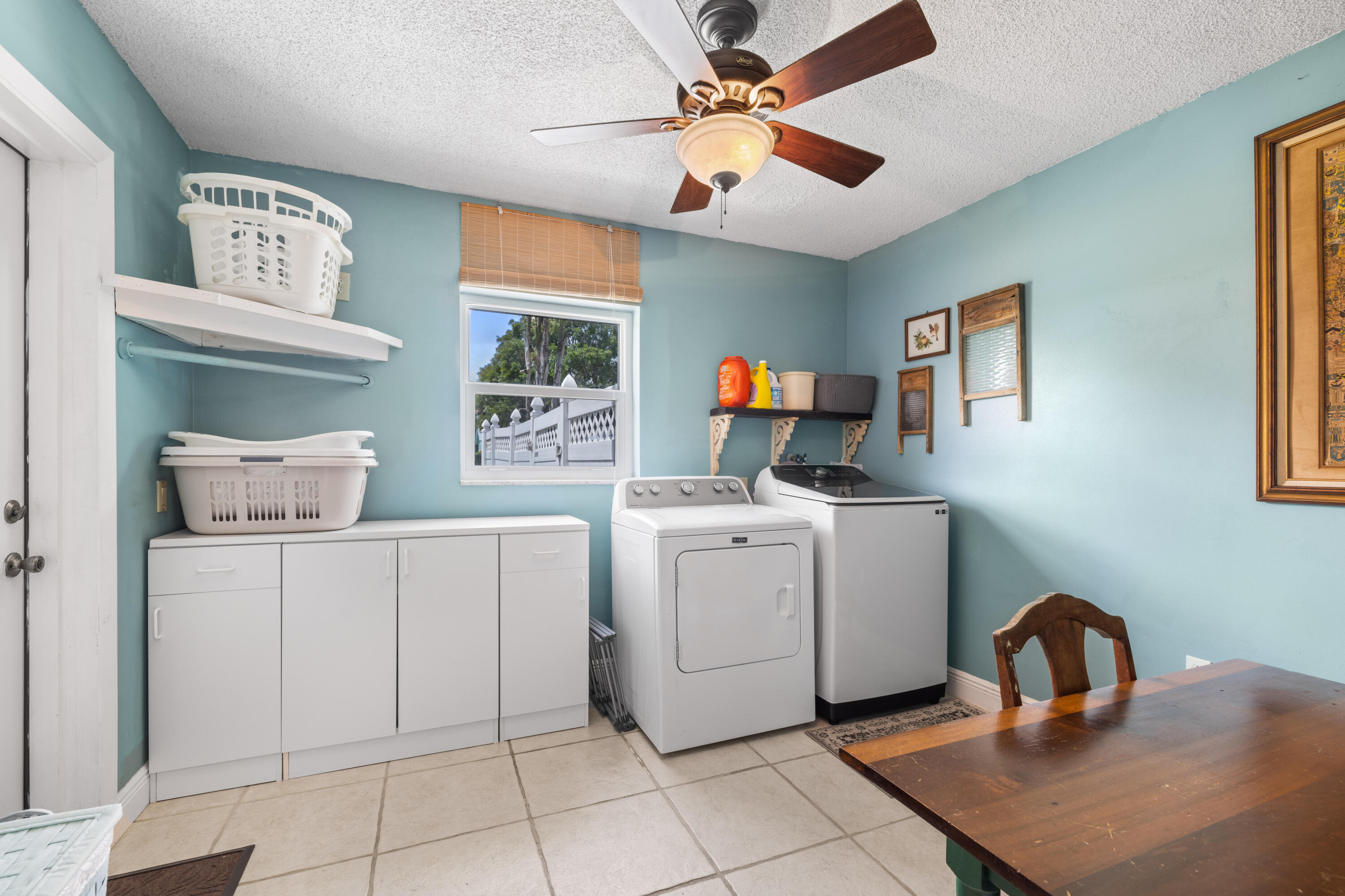 952 SW 37th Terrace