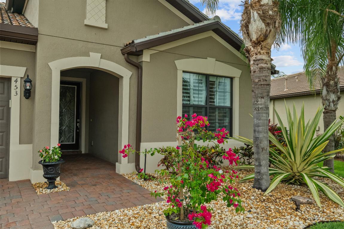 453 SE Bancroft Court