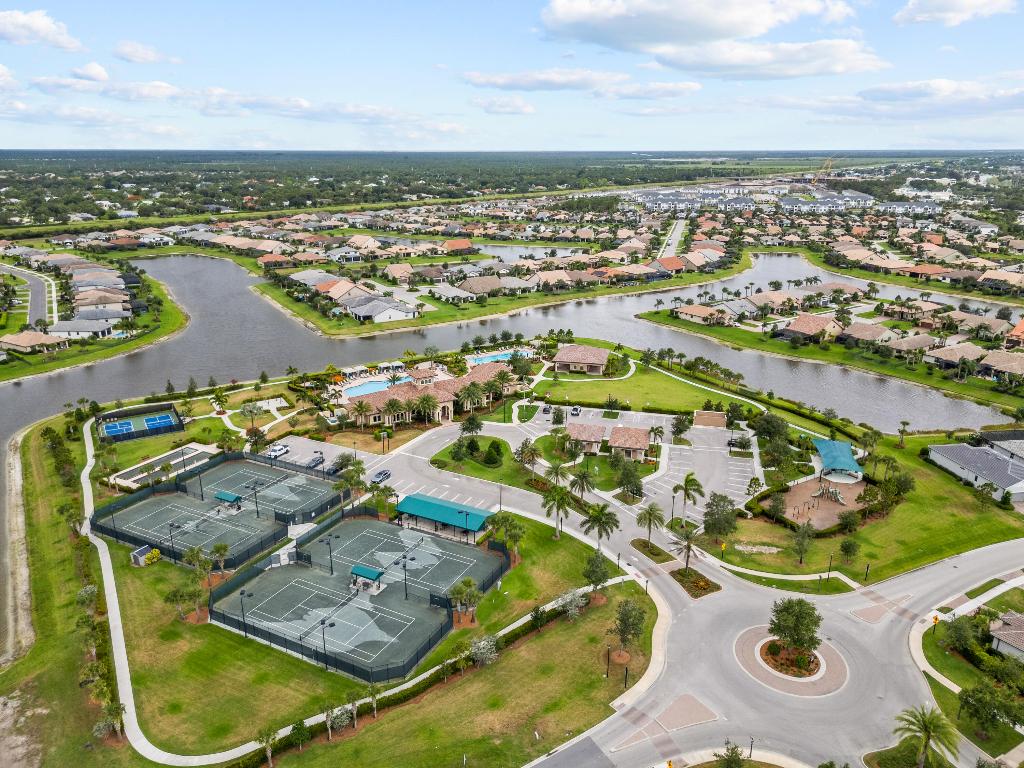 453 SE Bancroft Court