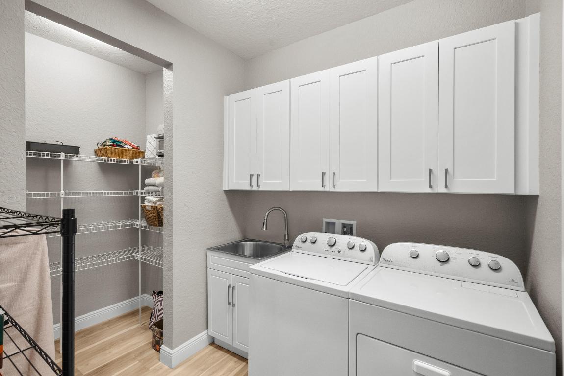 453 SE Bancroft Court