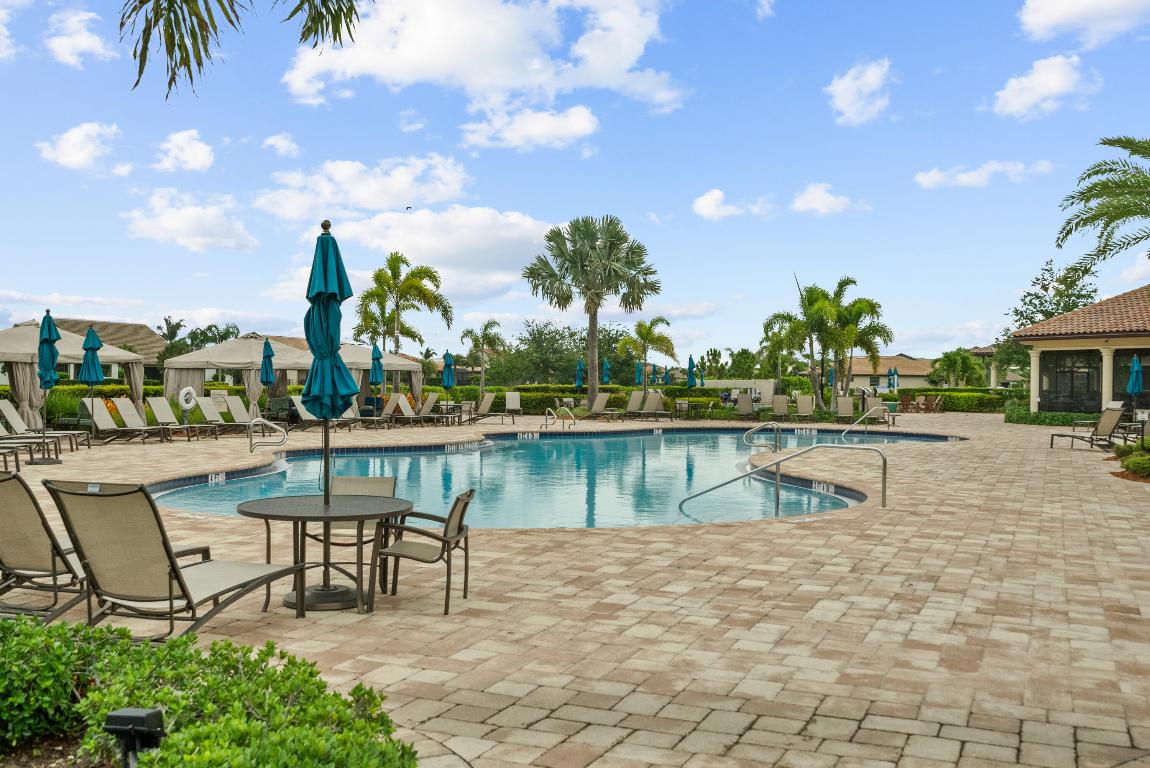 453 SE Bancroft Court