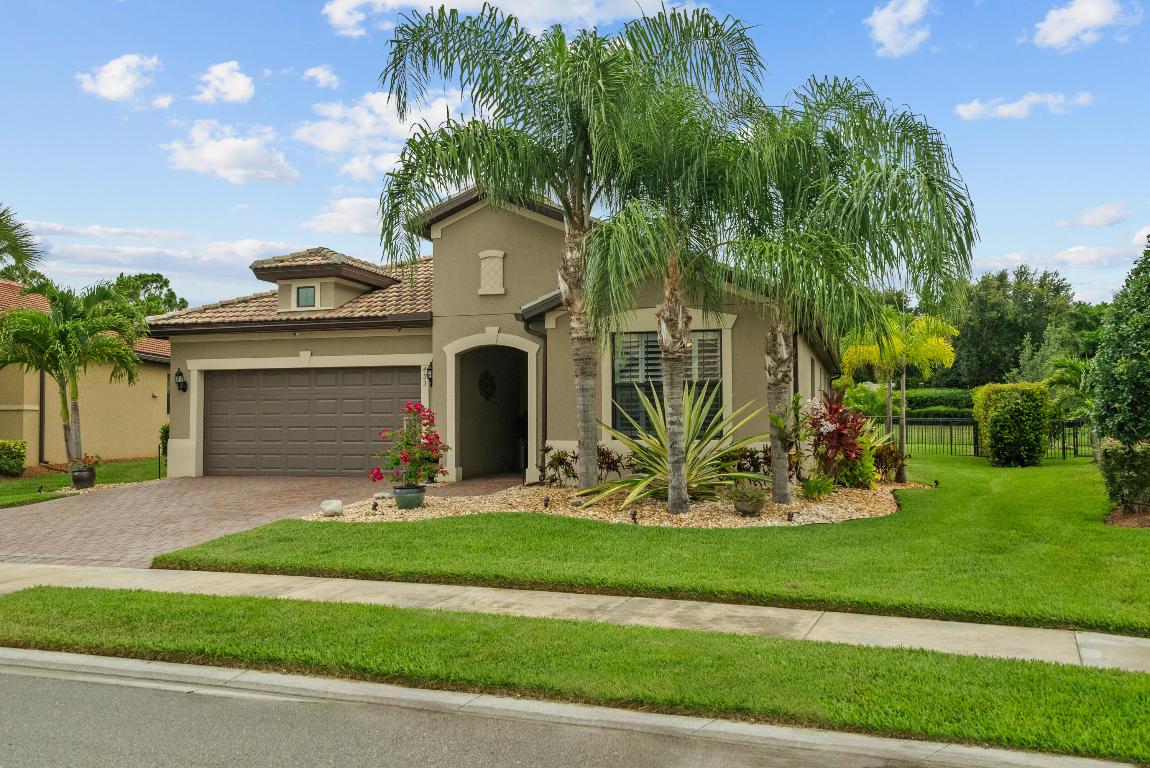 453 SE Bancroft Court