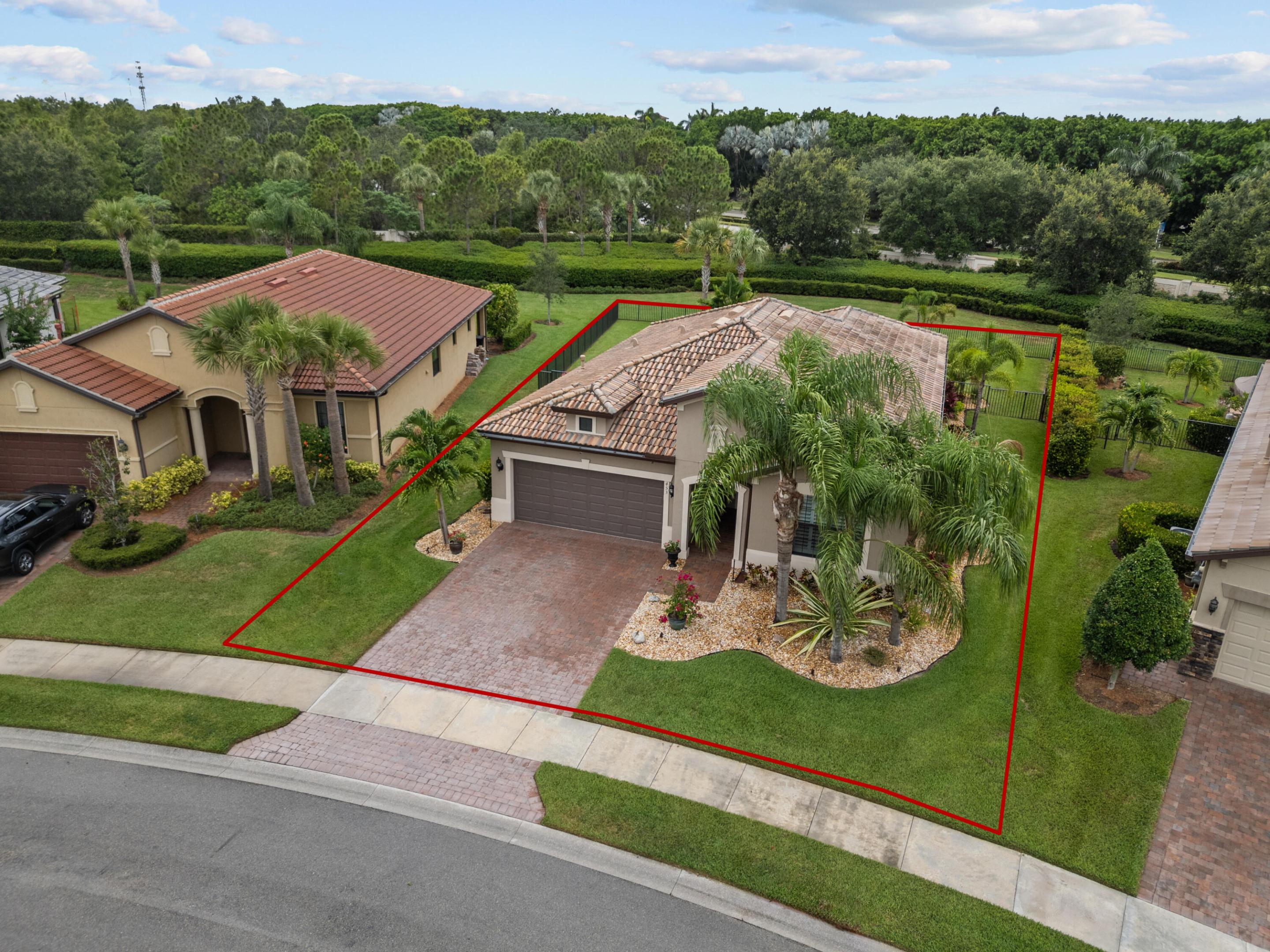 453 SE Bancroft Court