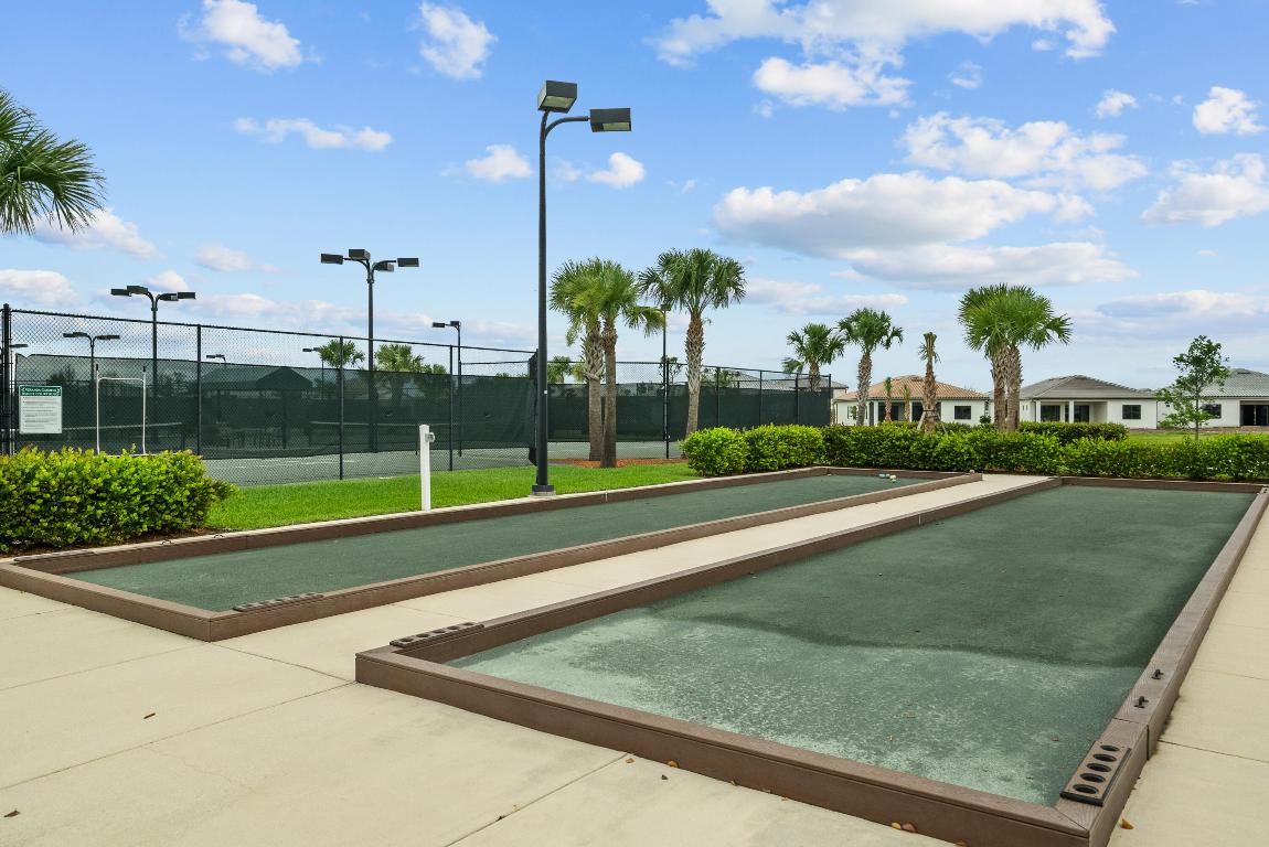 453 SE Bancroft Court