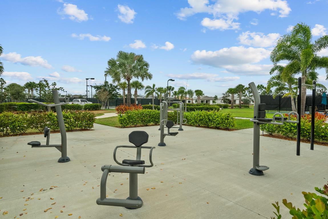 453 SE Bancroft Court