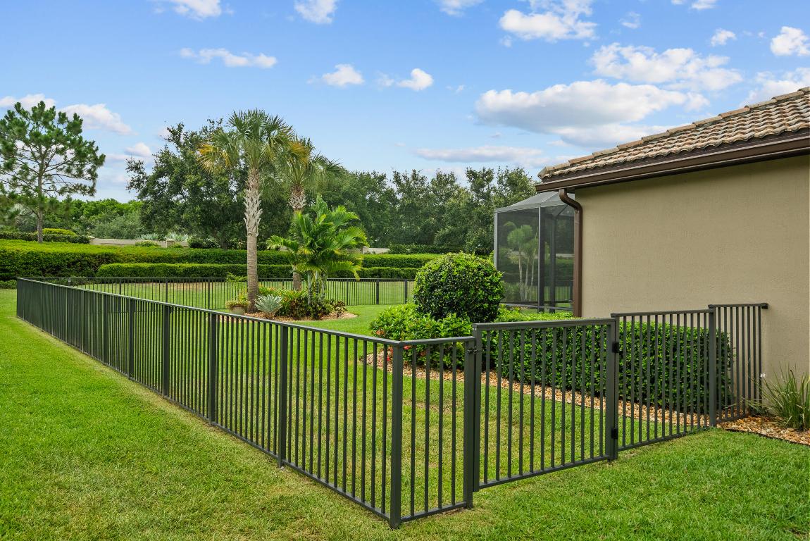 453 SE Bancroft Court