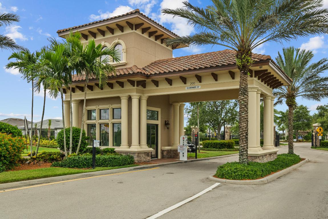 453 SE Bancroft Court