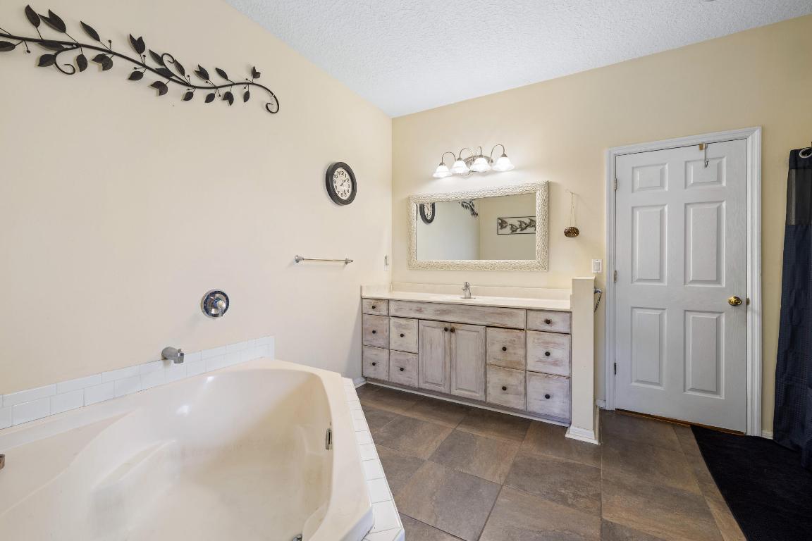 2409 SE Rival Avenue