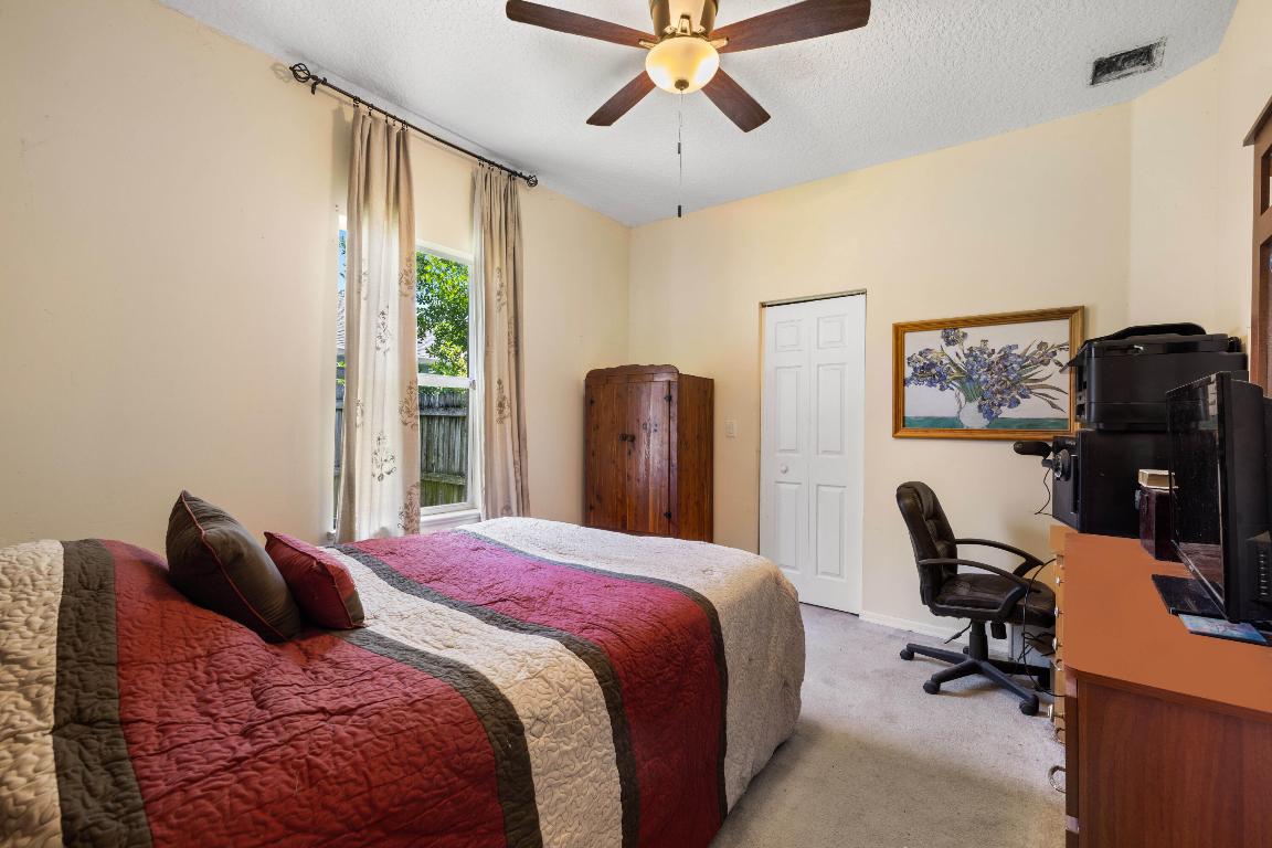 2409 SE Rival Avenue