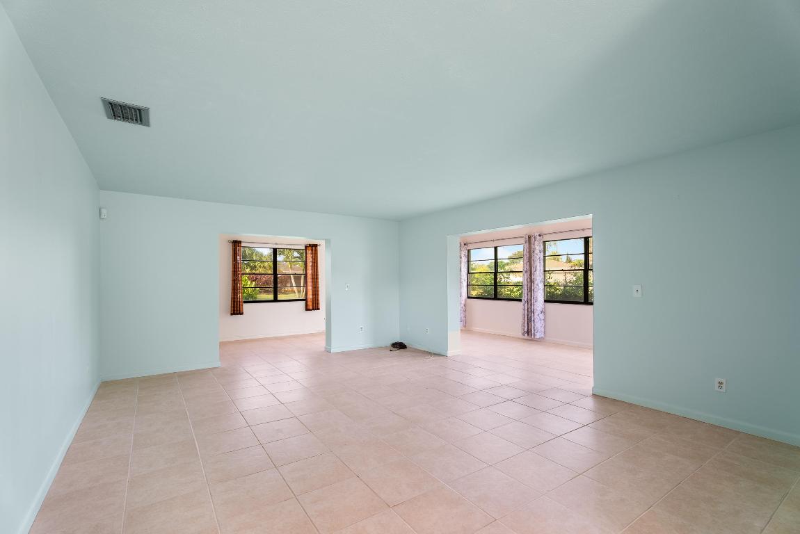 5233 SE Sea Island Way