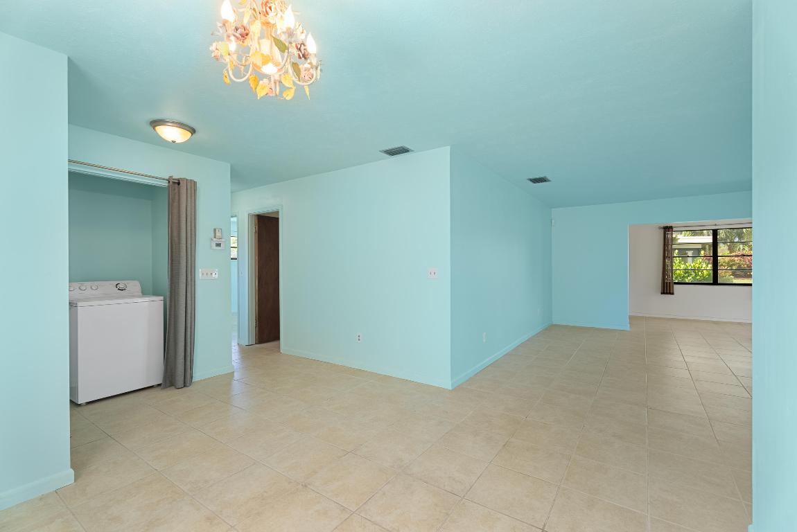 5233 SE Sea Island Way