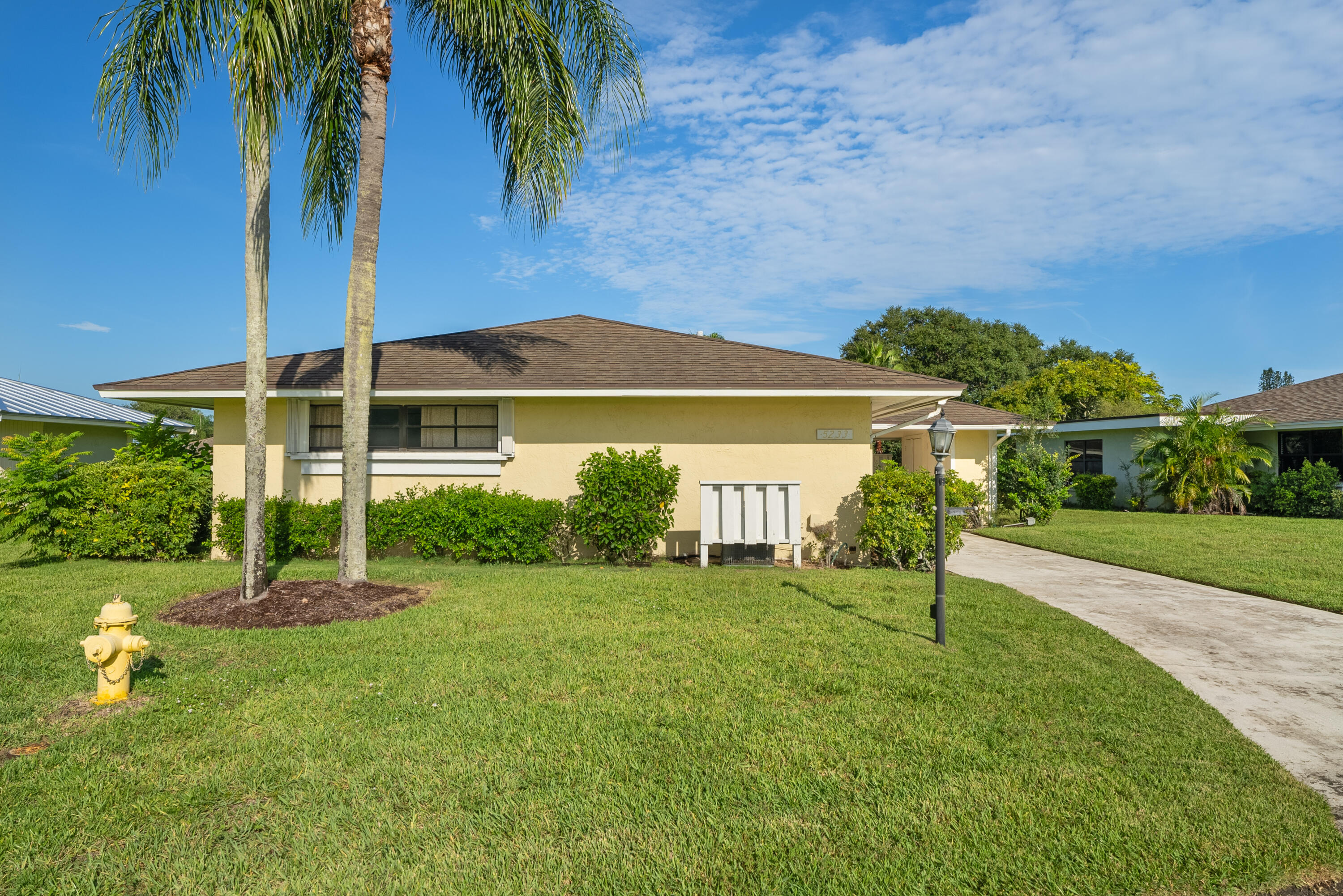 5233 SE Sea Island Way