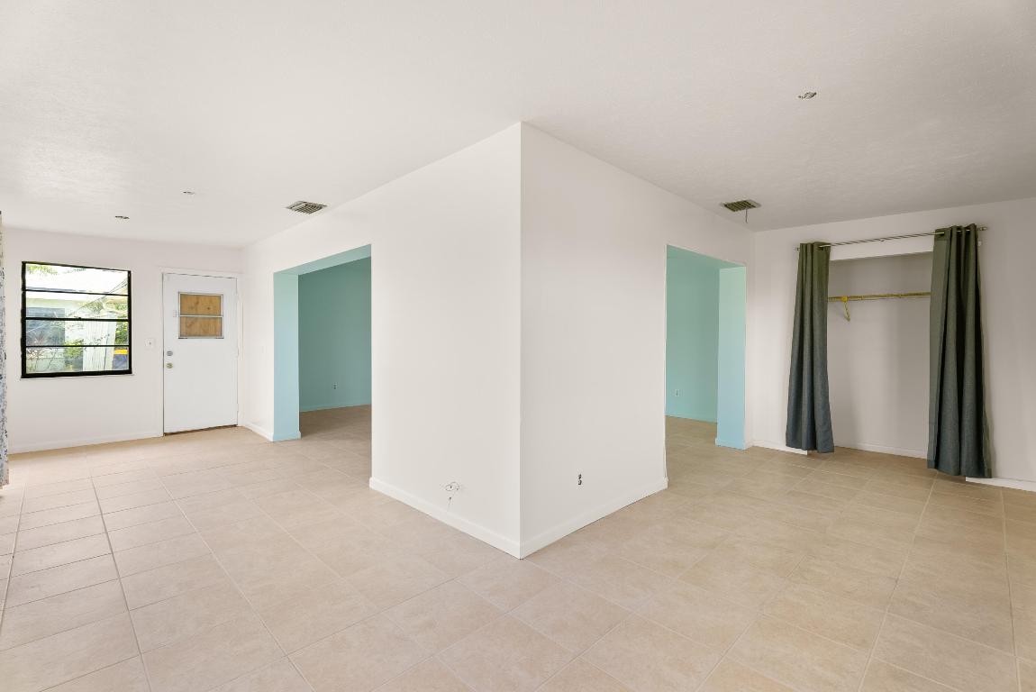 5233 SE Sea Island Way