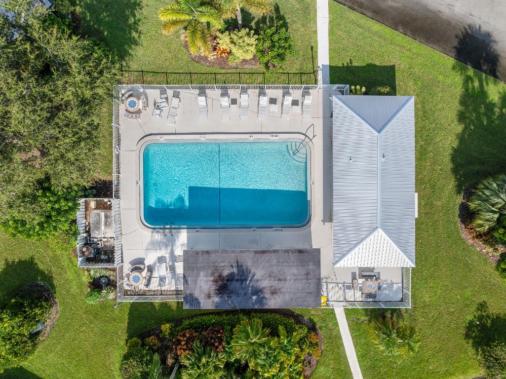 5233 SE Sea Island Way