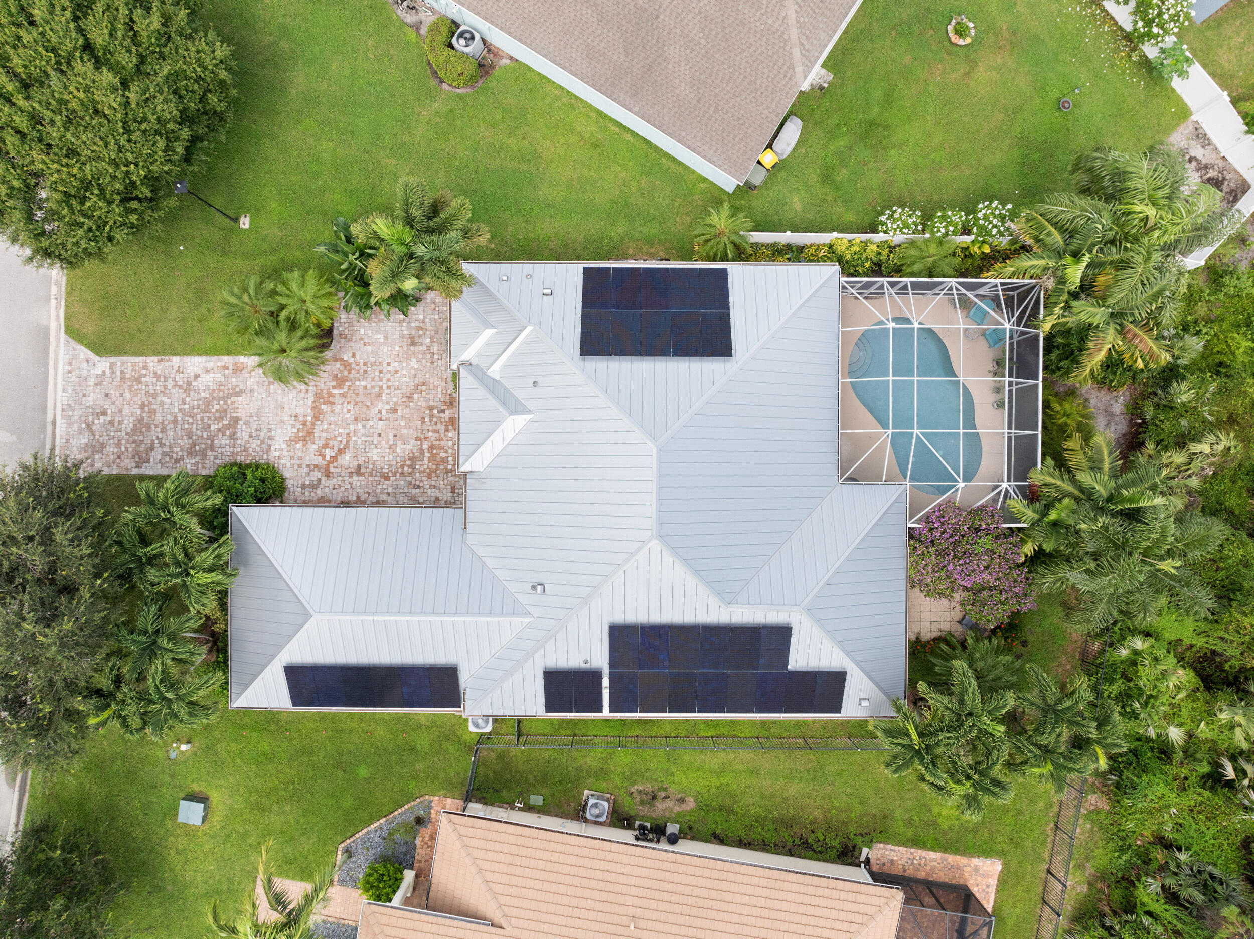 453 NW Sunflower Place