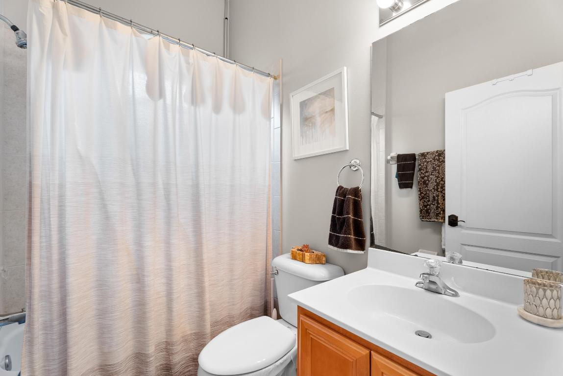 453 NW Sunflower Place