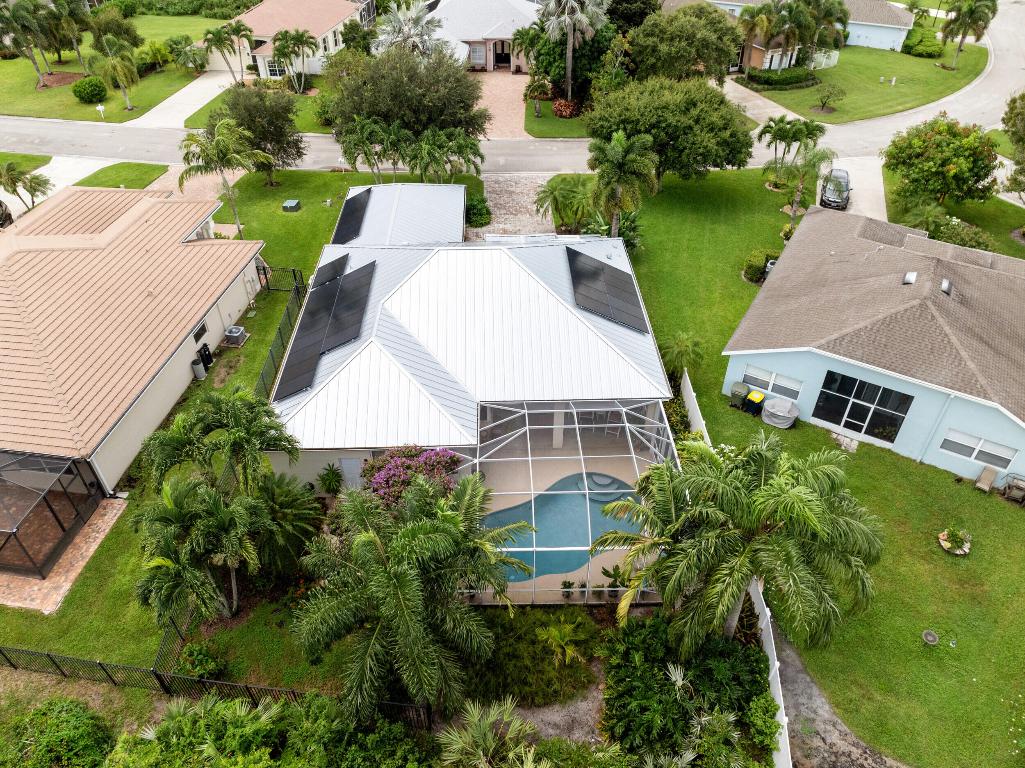 453 NW Sunflower Place