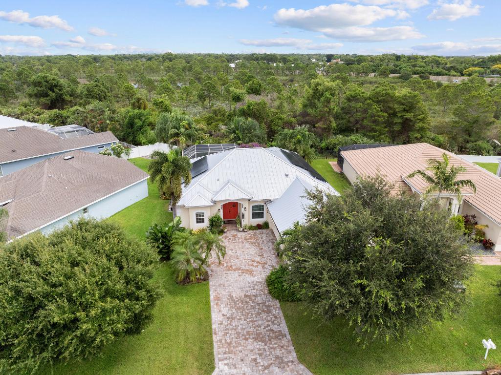 453 NW Sunflower Place