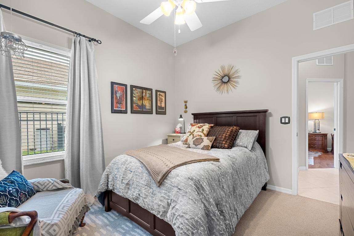 453 NW Sunflower Place