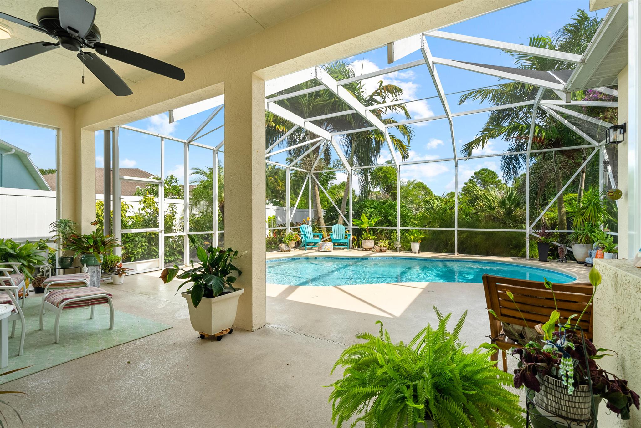 453 NW Sunflower Place