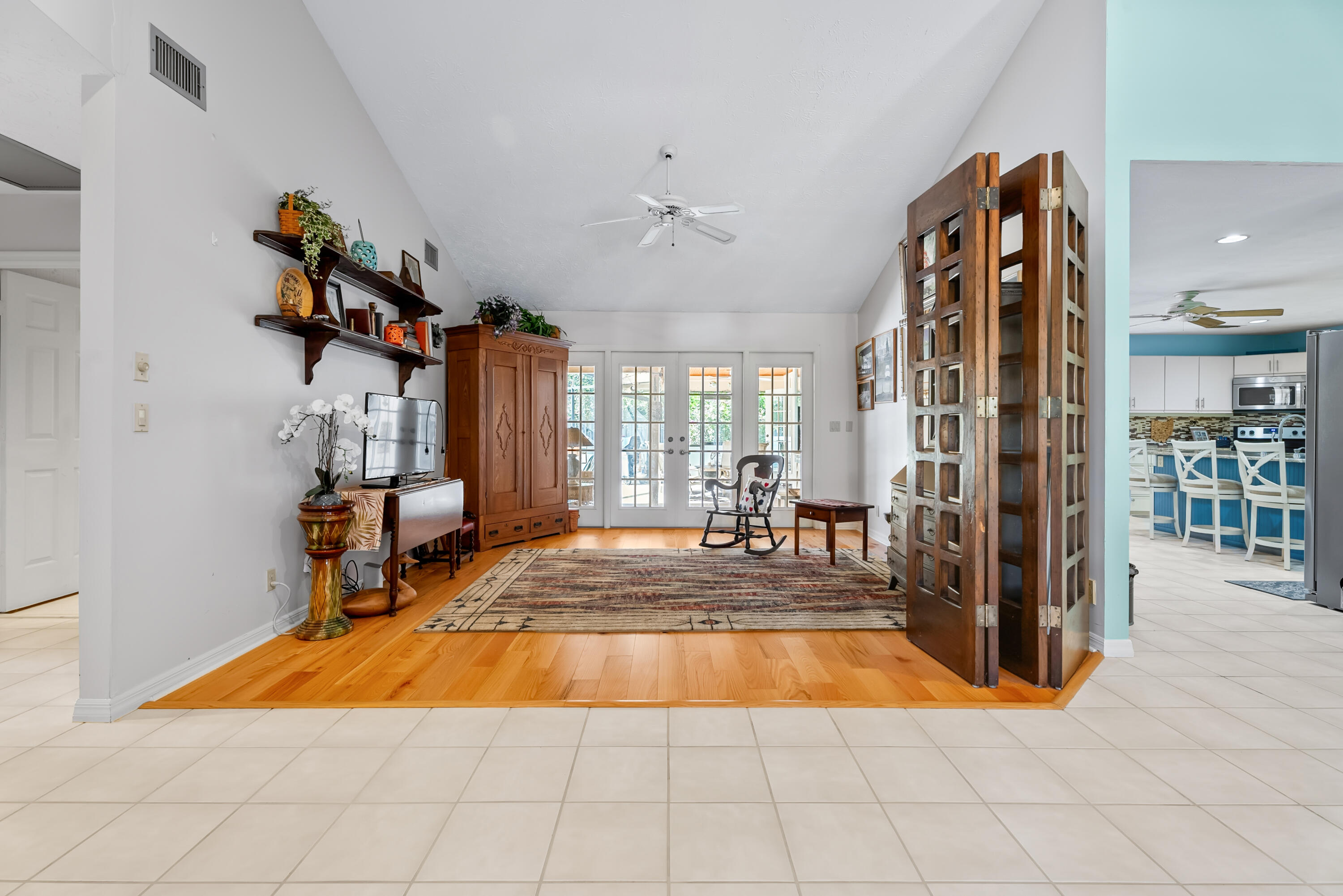 3266 NE Kapok Court