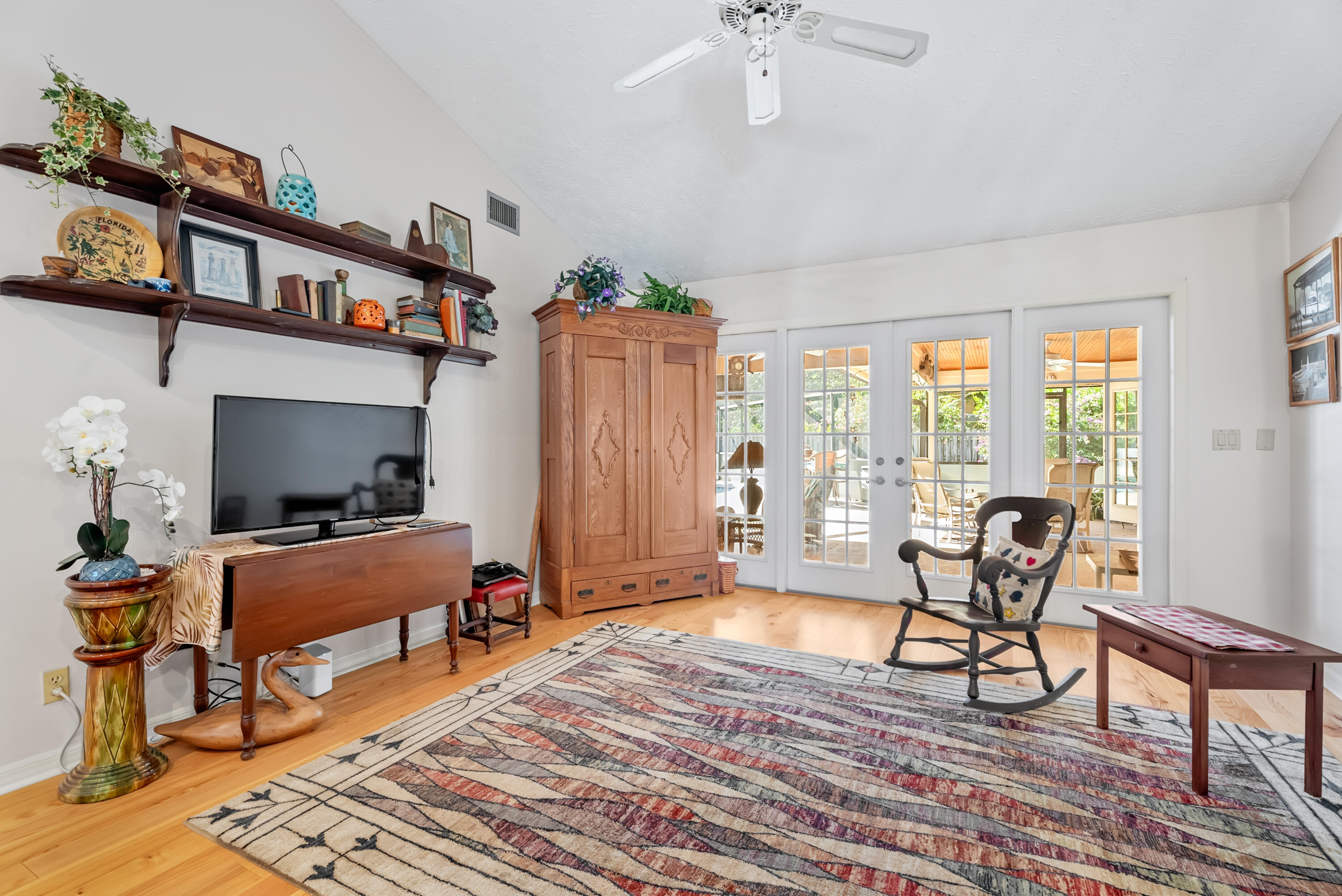 3266 NE Kapok Court