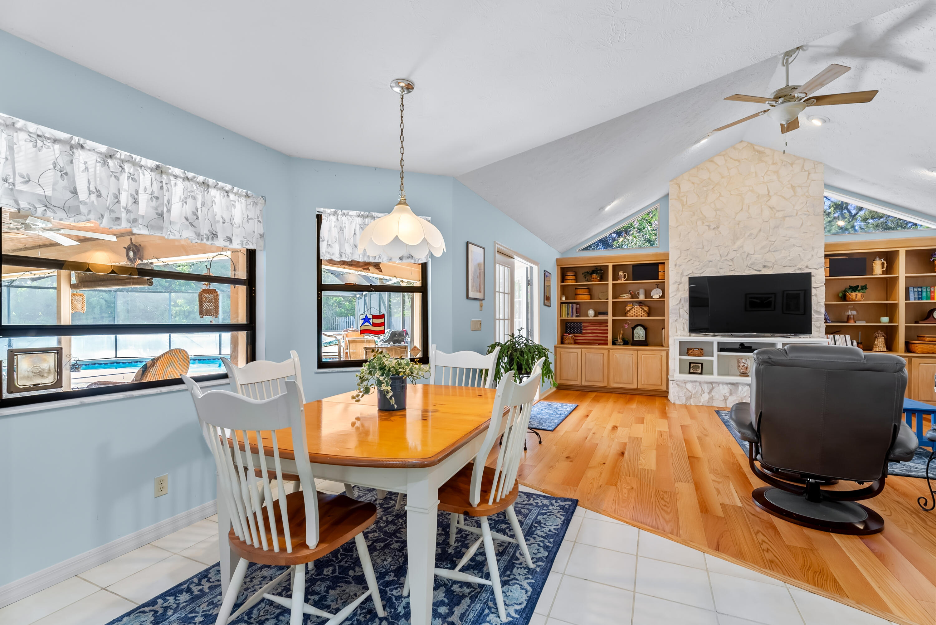 3266 NE Kapok Court
