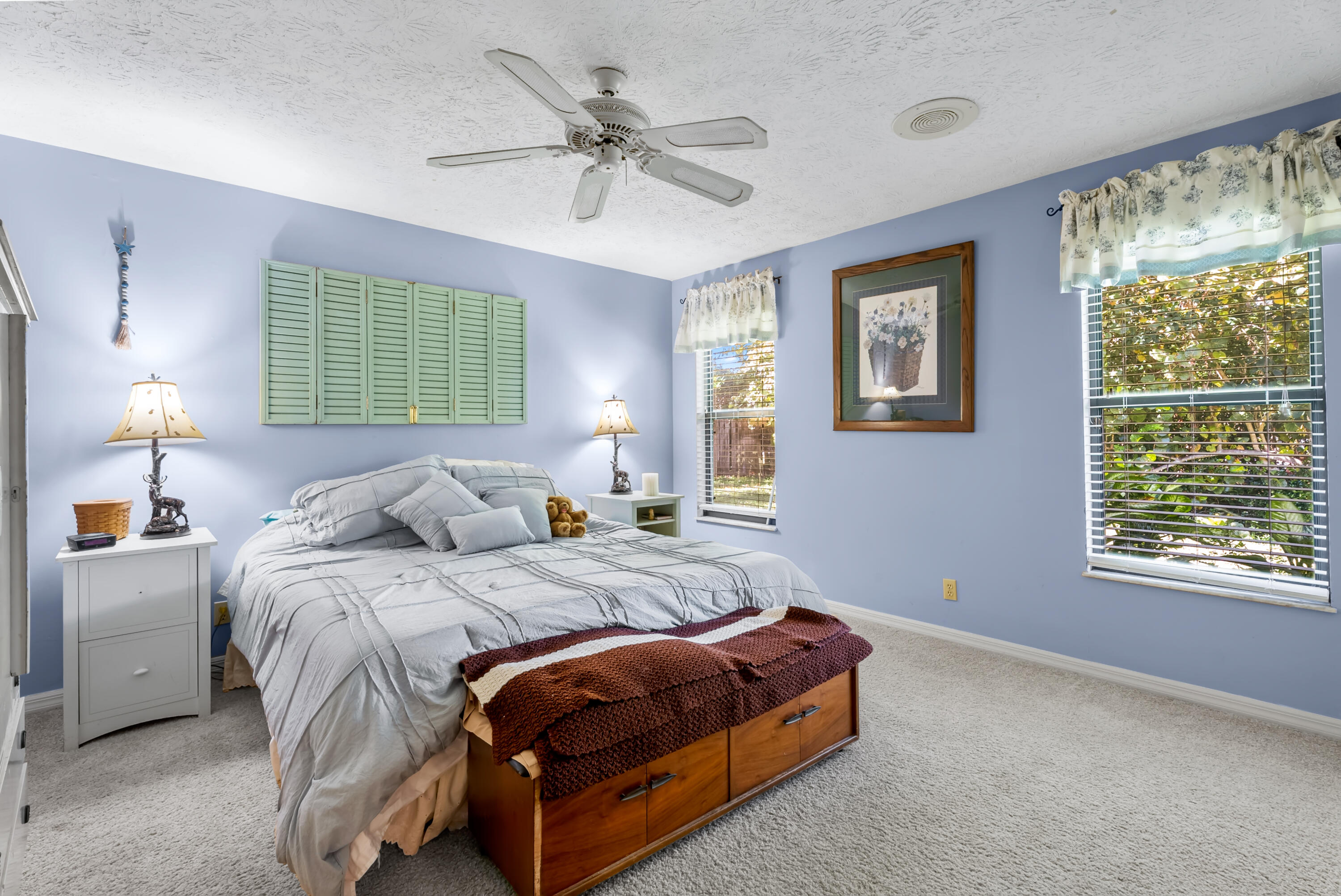 3266 NE Kapok Court