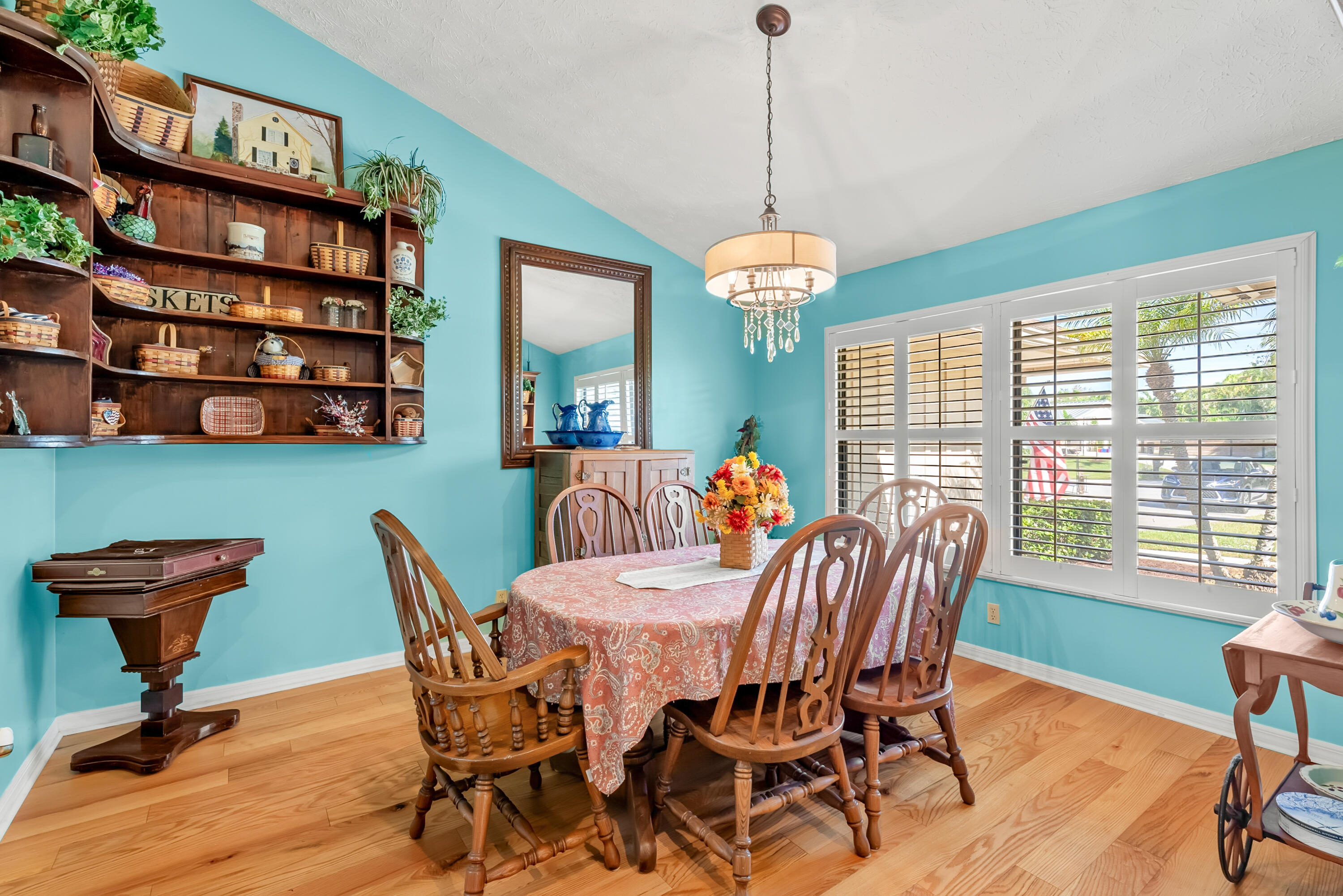 3266 NE Kapok Court