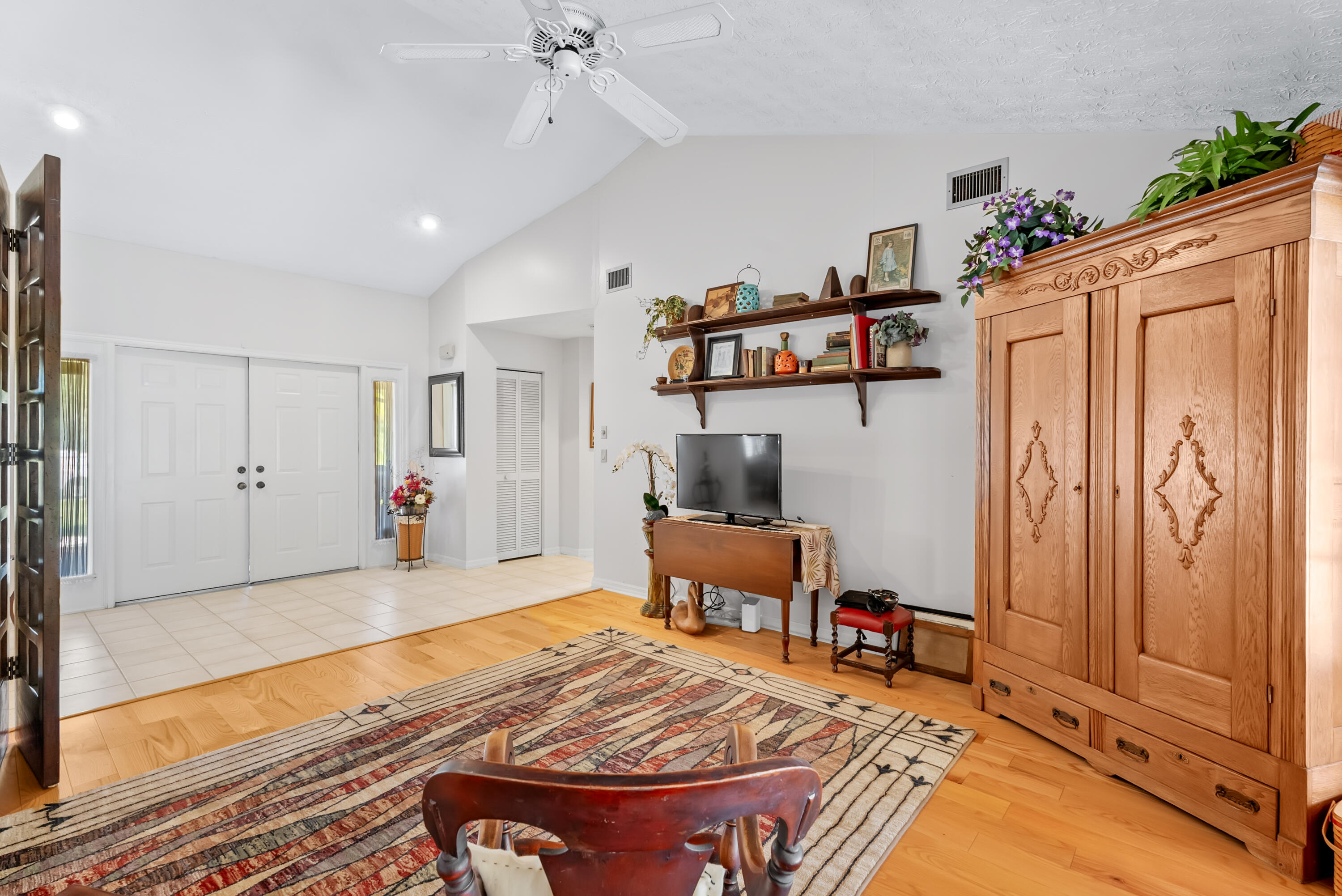 3266 NE Kapok Court