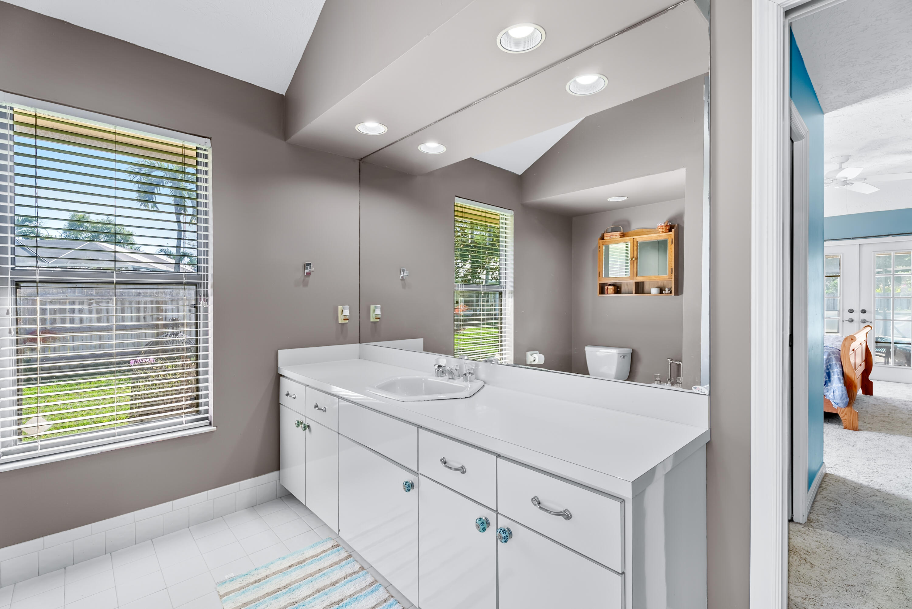 3266 NE Kapok Court