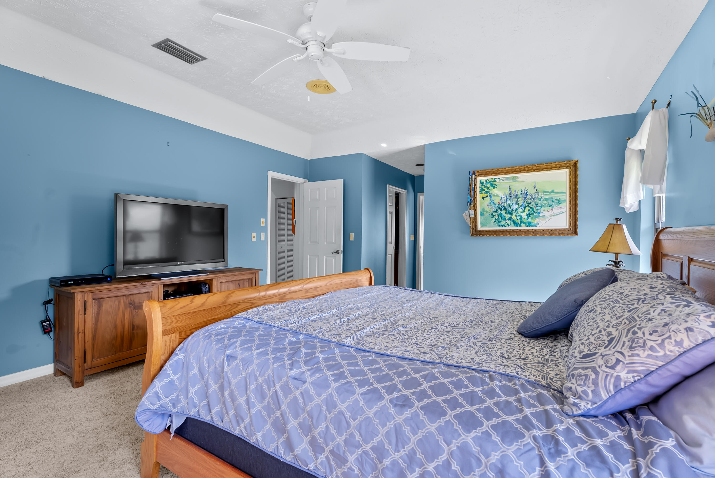 3266 NE Kapok Court