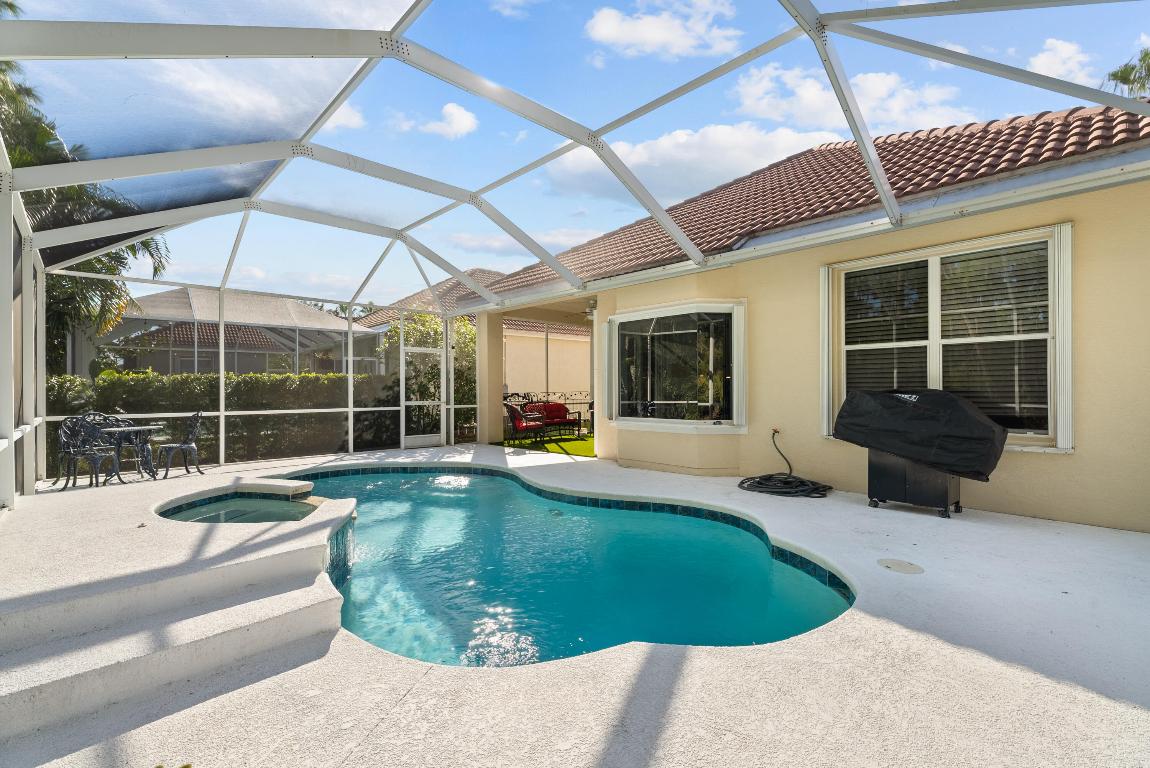 906 SW Munjack Circle