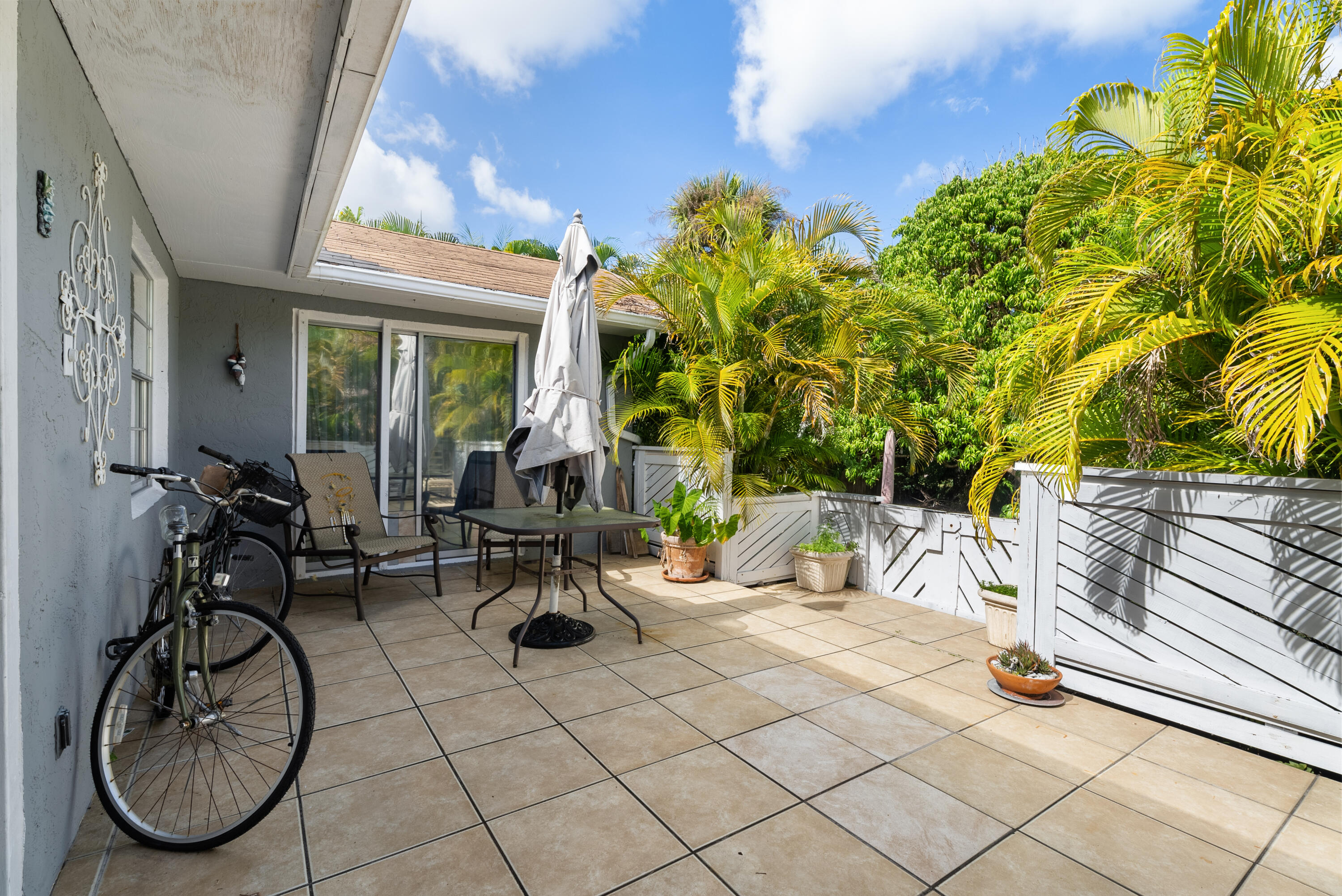 4805 SE Manatee Terrace