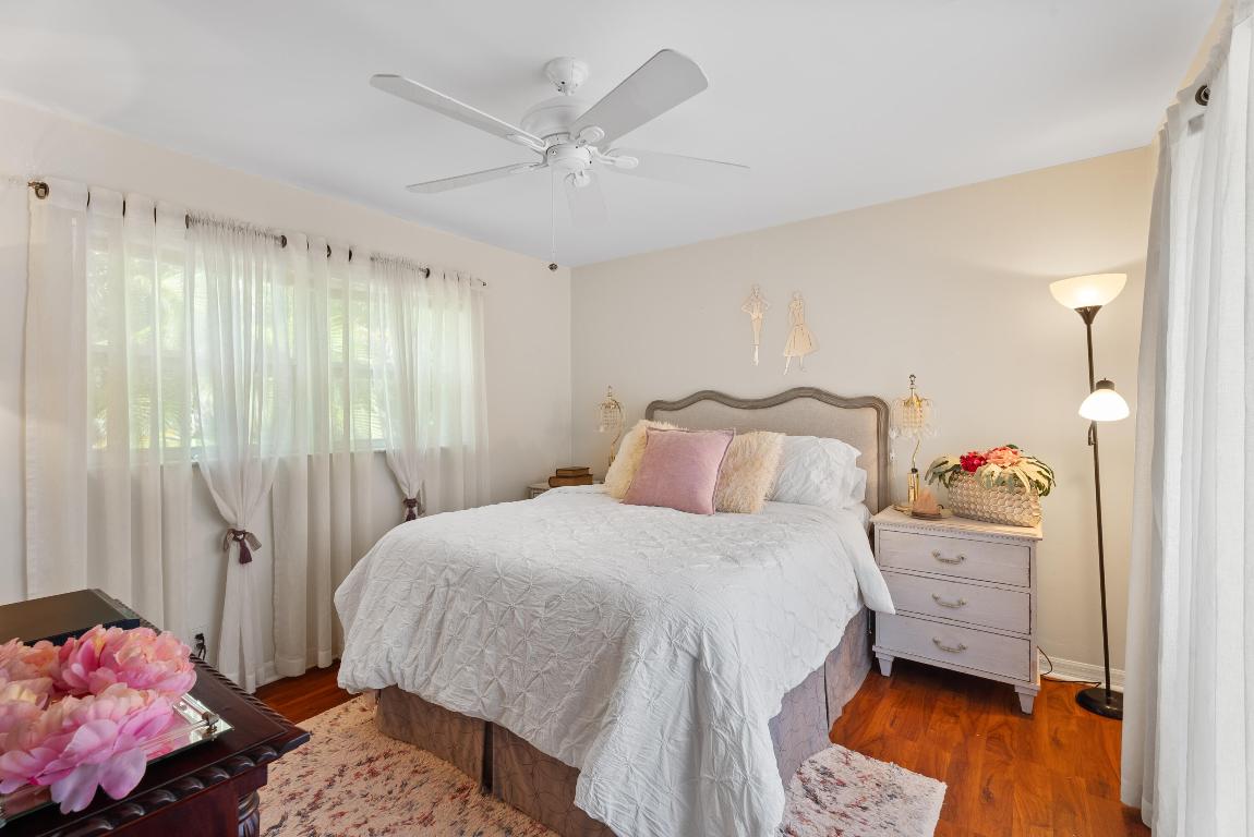 4805 SE Manatee Terrace